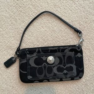 EUC Vintage COACH black signature wristlet